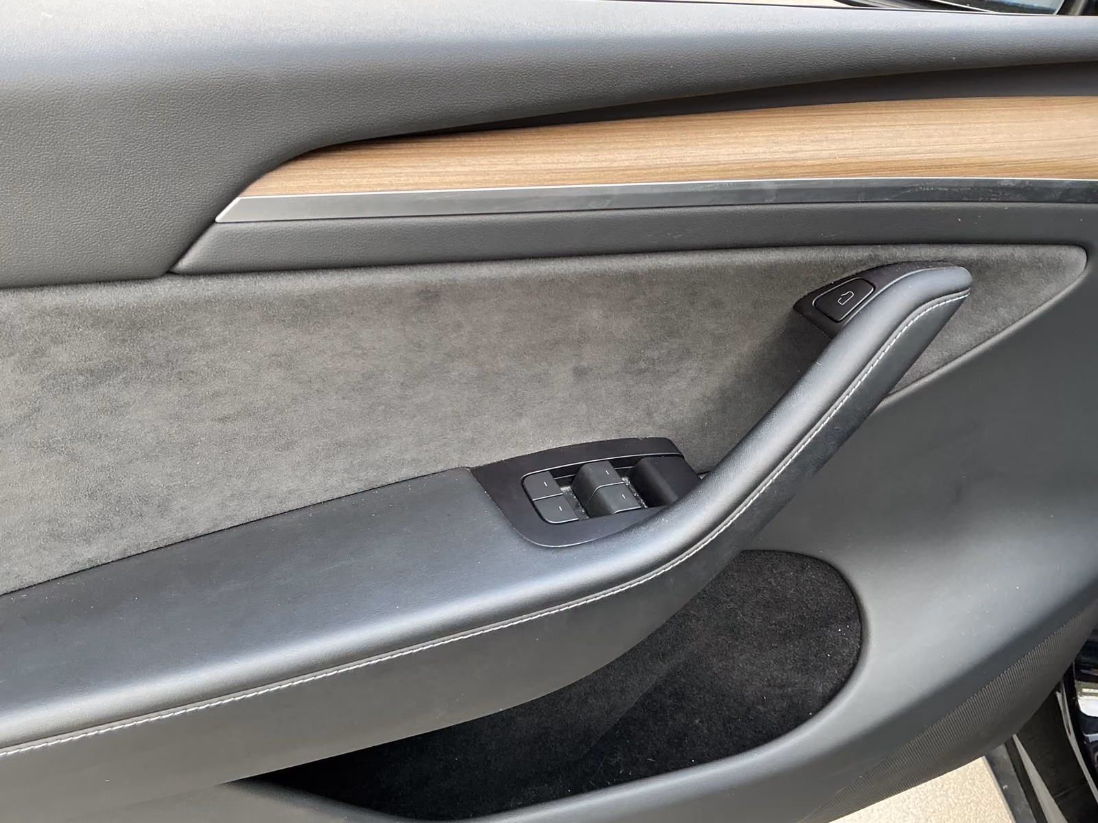 Tesla Model Y Long Range Dual AWD, миниатюра 7