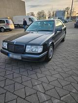 Mercedes-Benz Mercedes W124 230 CE oldtimer - Mercedes-Benz W124 aus dem Jahr 1987