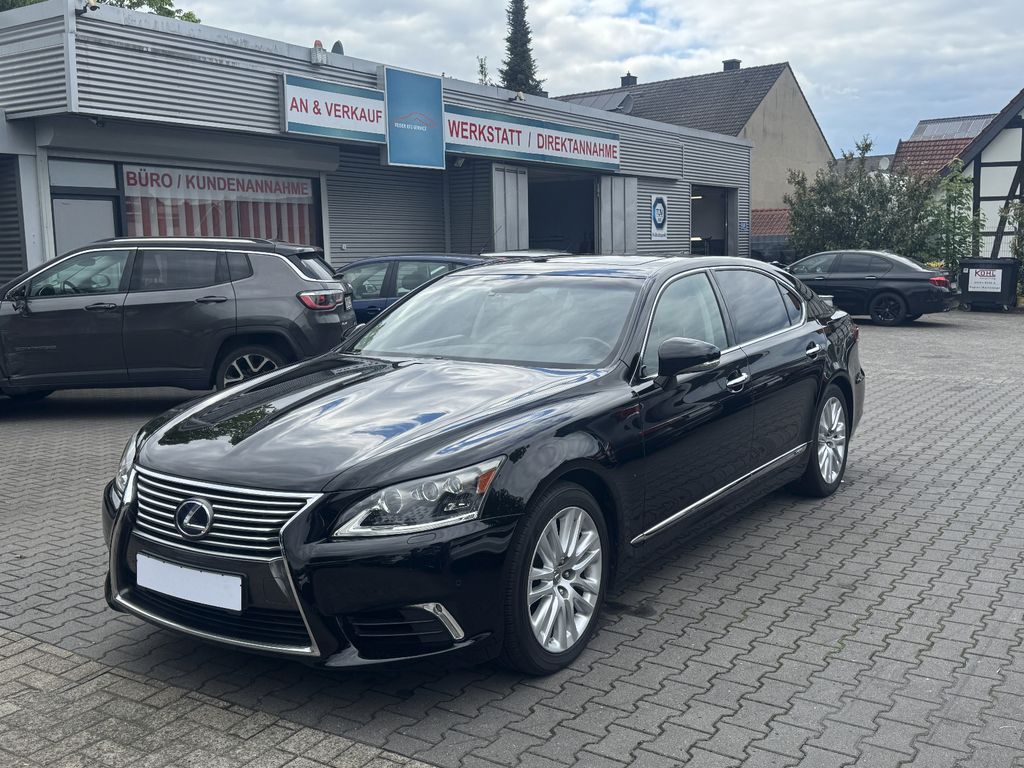 Lexus LS 600