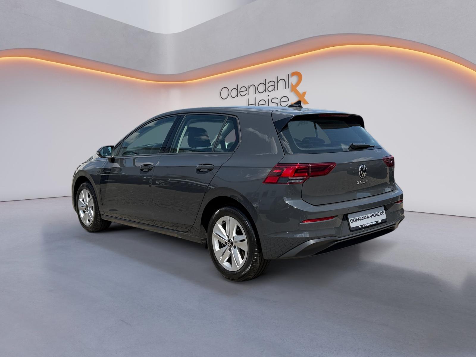 Volkswagen Golf Life 2,0 l TDI DSG STANDHEIZUNG/ LED/ NAVI/