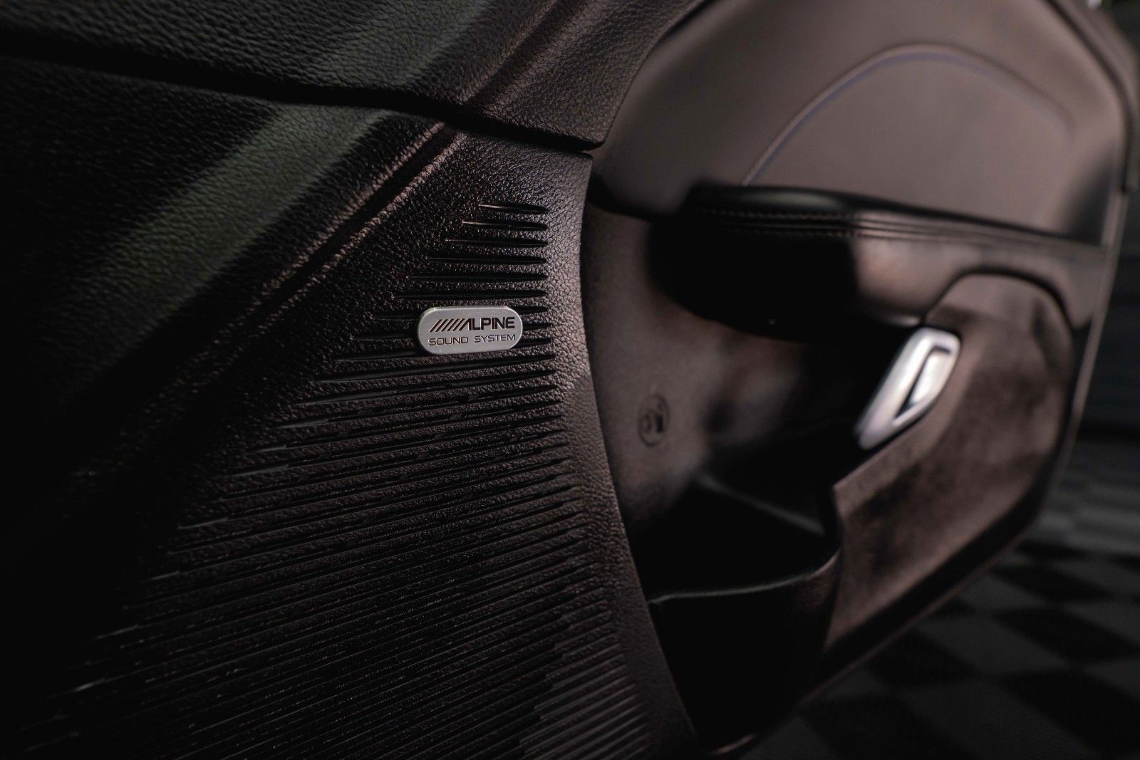 Fahrzeugabbildung Dodge Challenger 6.4 V8 SRT 392 R/T 1320 SCAT PACK