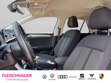 Volkswagen T-Roc - 8