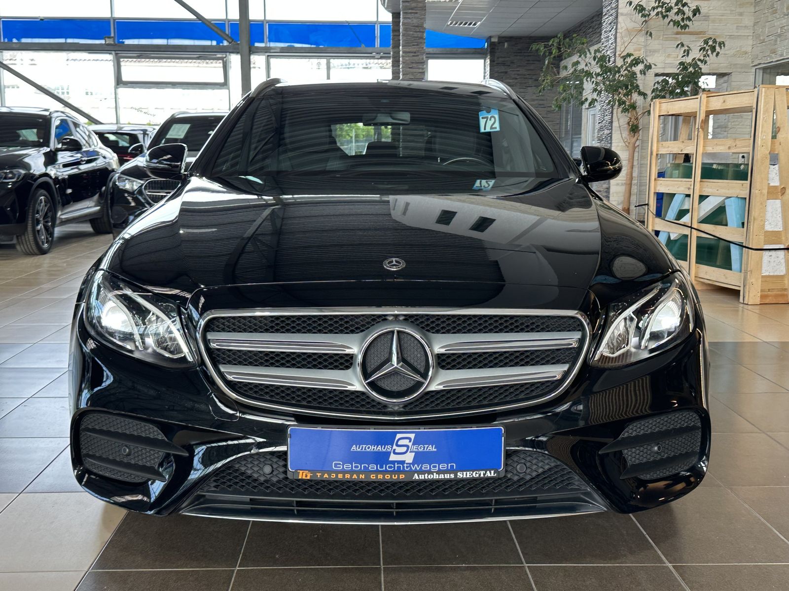 Mercedes-Benz E 300 de AMG-Line R.Cam Leder Ambiente LED SHZ imagem 2