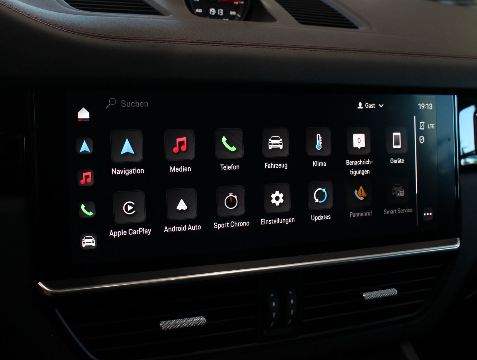 Fahrzeugabbildung Porsche Cayenne GTS Sport Chrono+Sport Design+HUD+ACC