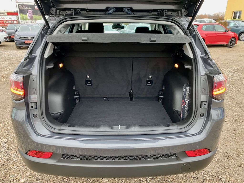 Fahrzeugabbildung Jeep Compass 1.5 Autom. Night Eagle AAC SHZ CARPLAY