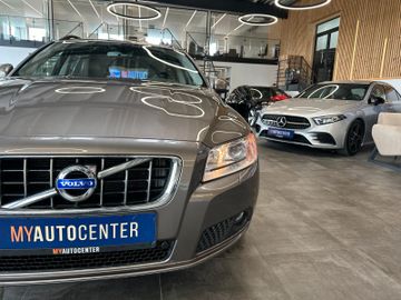 Volvo V70 Kombi Momentum *Leder*