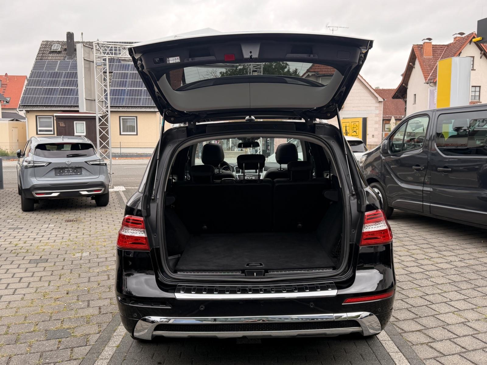 Mercedes-Benz ML 350 ML BlueTec 4Matic AMG*Pano.*AHK*