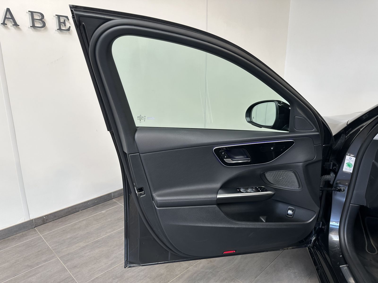 Fahrzeugabbildung Mercedes-Benz C 220d Avantgarde Advanced NAV+LED+ACC+VCOCK+KAM