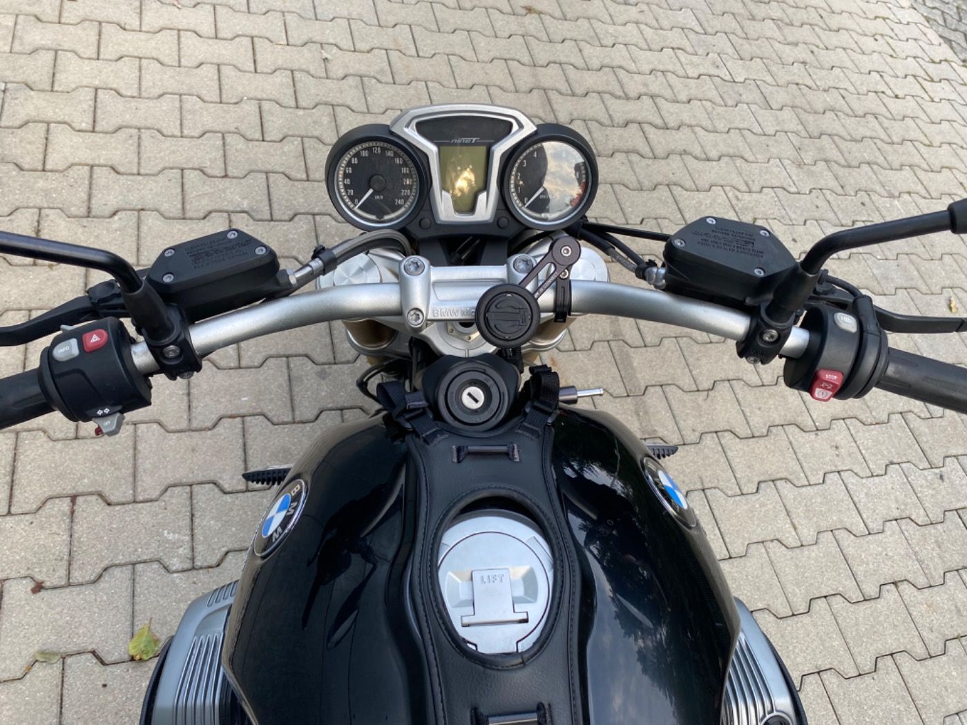 Fahrzeugabbildung BMW R nine T viel Zubehör