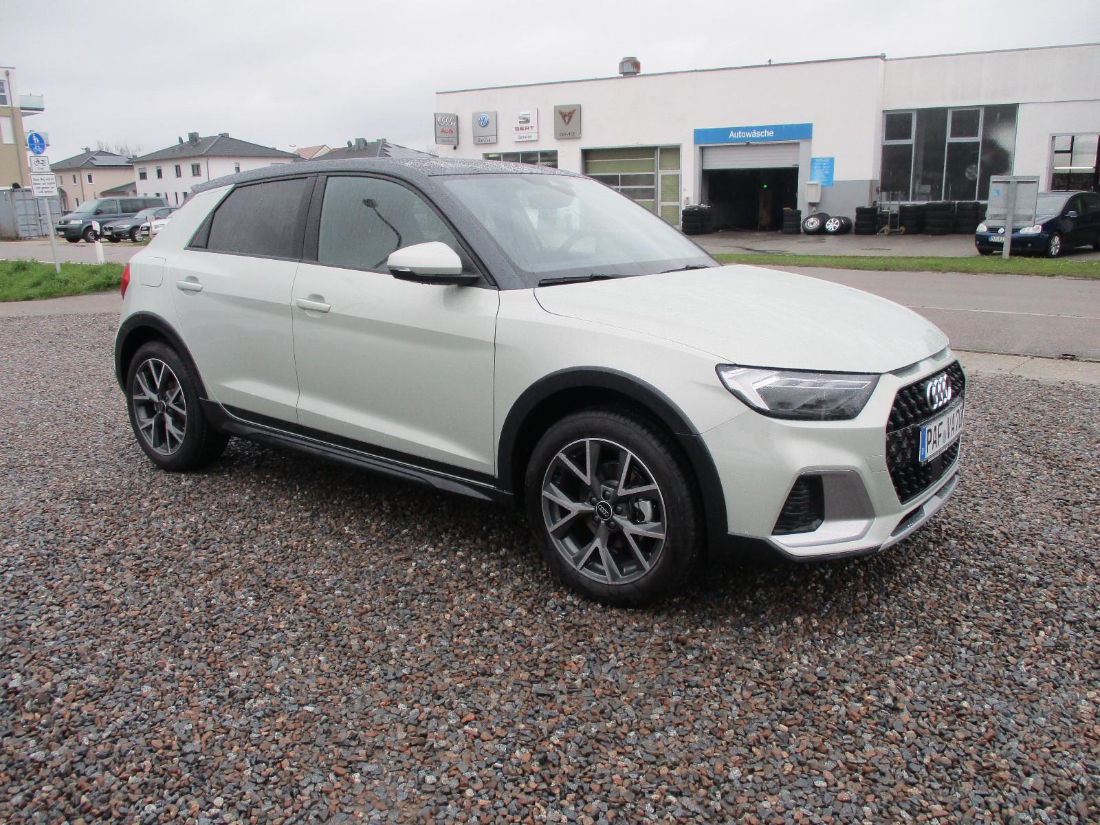 Audi A1 30 TFSI  allstreet, Navi LED