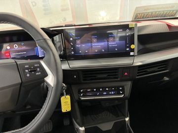 Fotografie 17 des Opel Frontera 1.2 DI Hybrid 48V eDCT GS Tech Paket