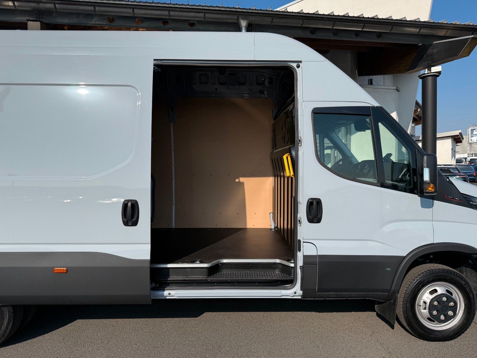 Fahrzeugabbildung Iveco Daily 50C18 3.0L *L4*H3*Automatik*LED*AHK*