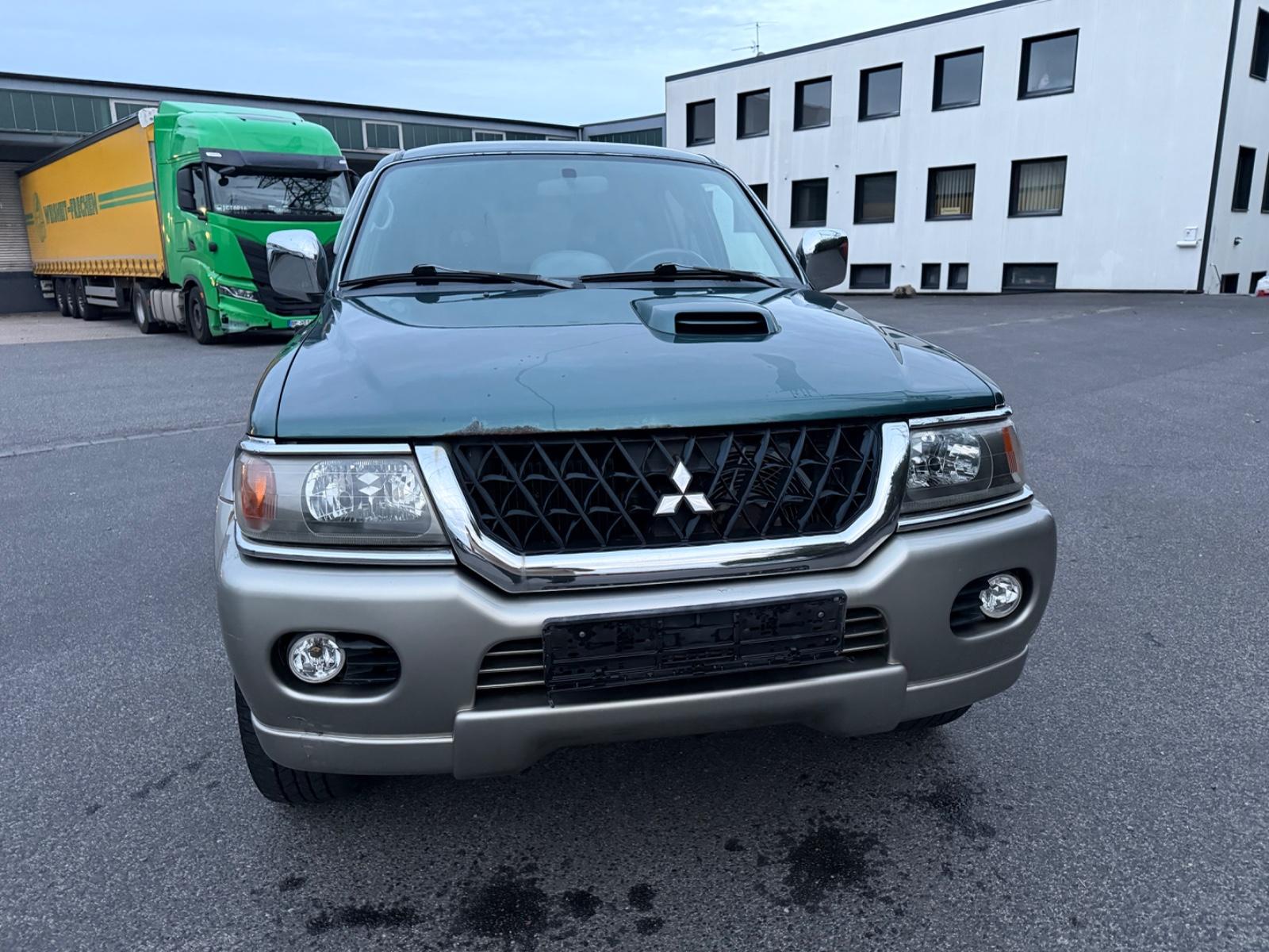 Mitsubishi Pajero 2004 — engine 2.477 cm³, 116 HP (85kW)
