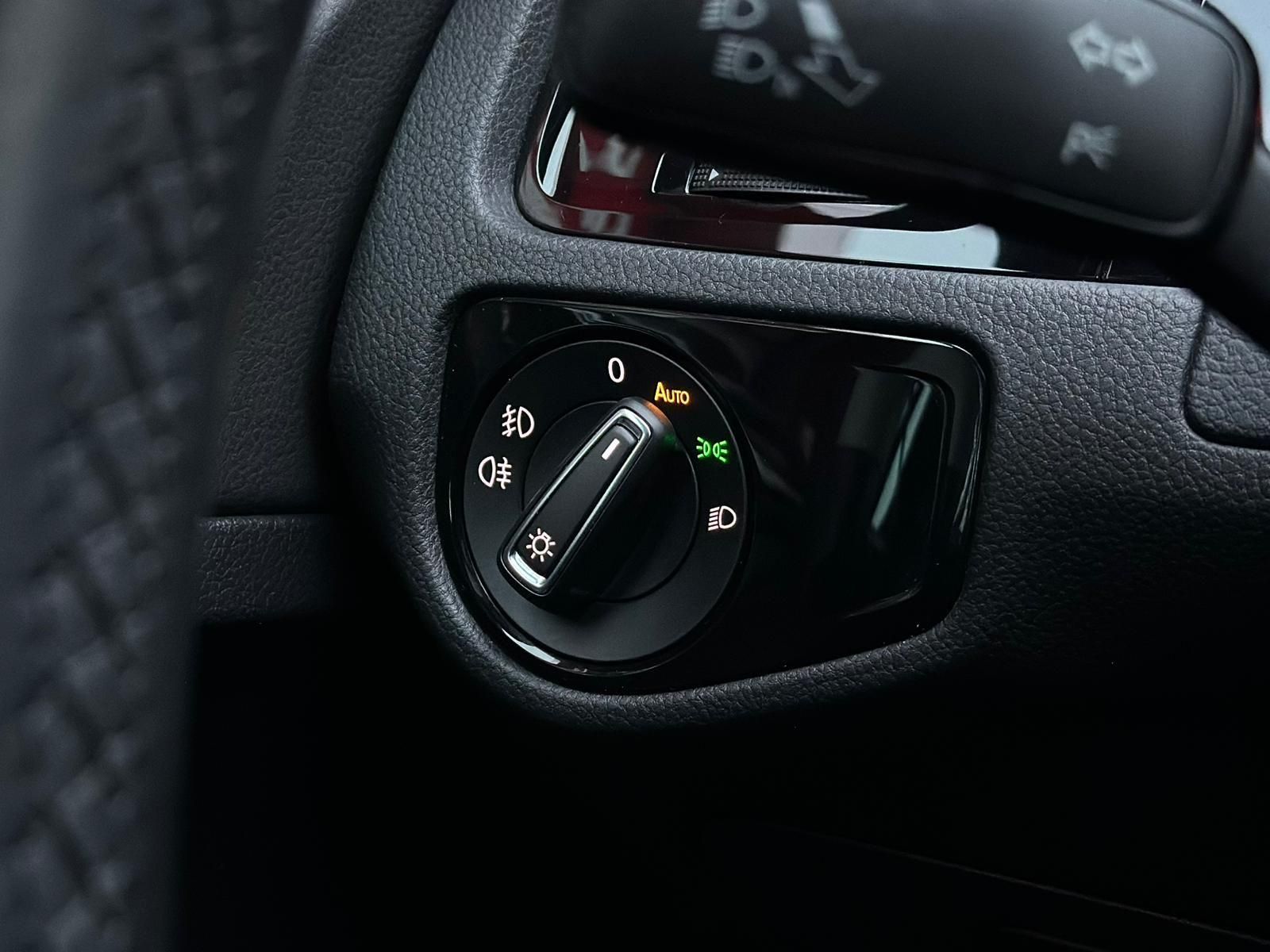 VW Golf 2.0TDI HIGHLINE* LED#SHZ#LH#AHK#PANO#KEYLES - Image 18