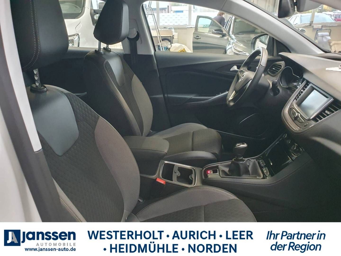 Fahrzeugabbildung Opel Grandland X Business INNOVATION