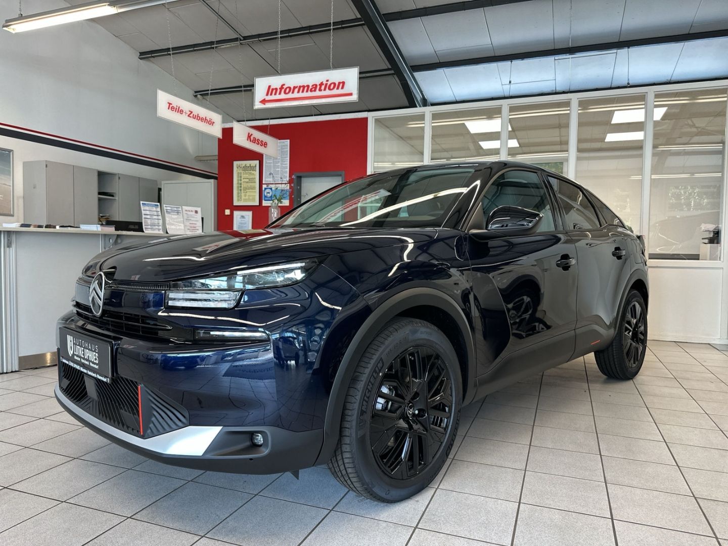 Fahrzeugabbildung Citroën C4 Hybrid 145 Collection Navi CarPlay SHZ Temp.