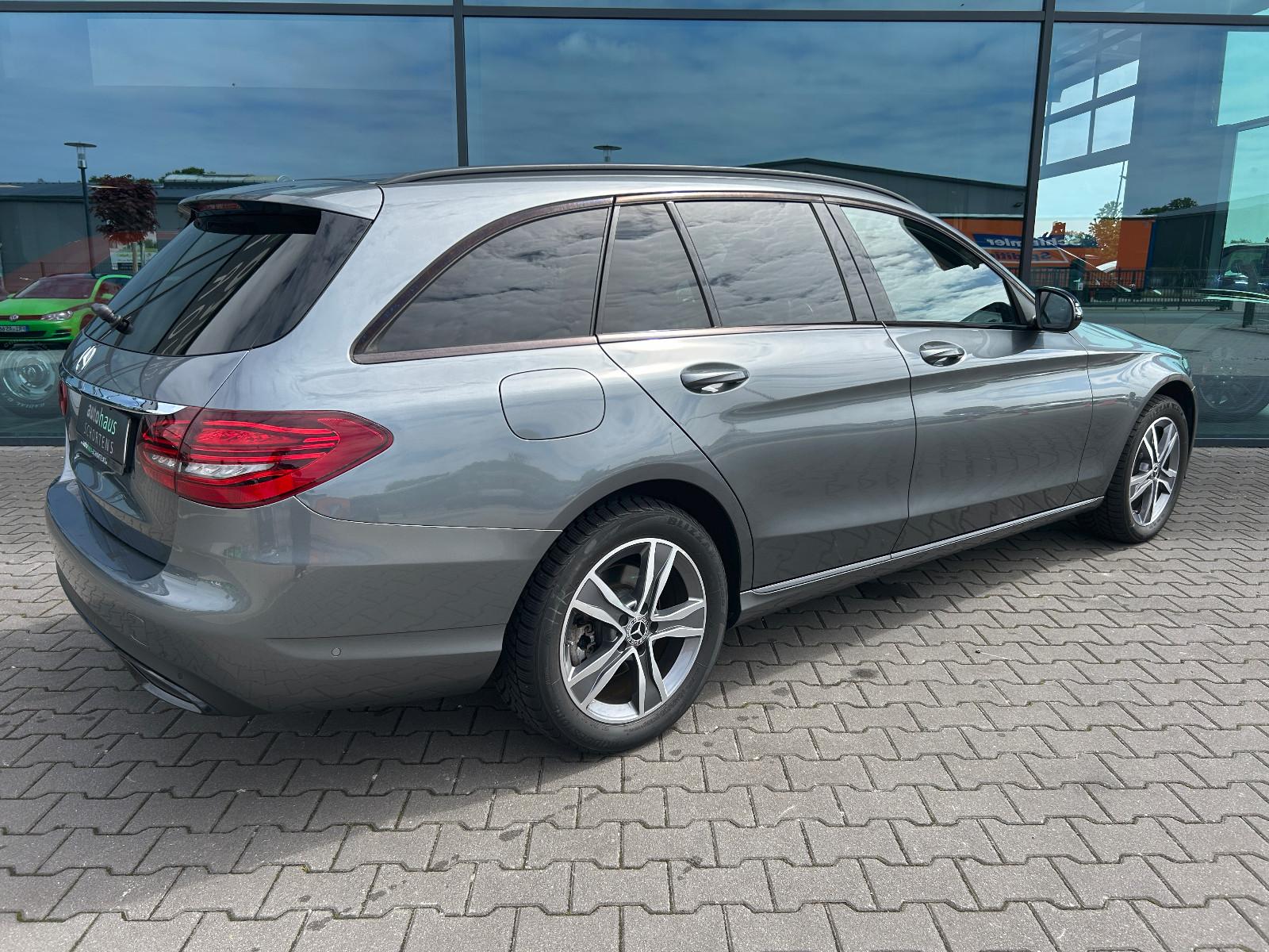 Mercedes-Benz C 220d T Avantgarde 4MATIC Night AHK Standhzng.