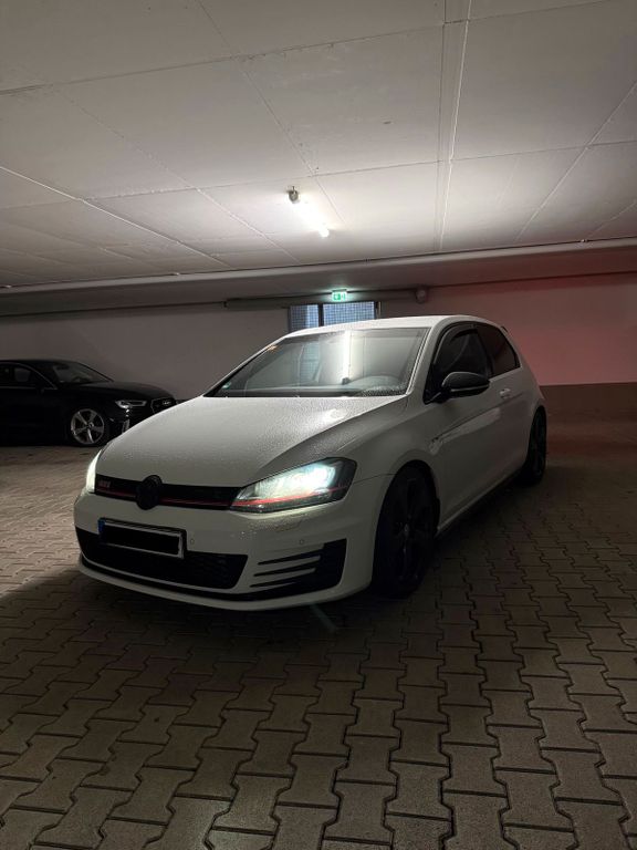 Image of Volkswagen Golf