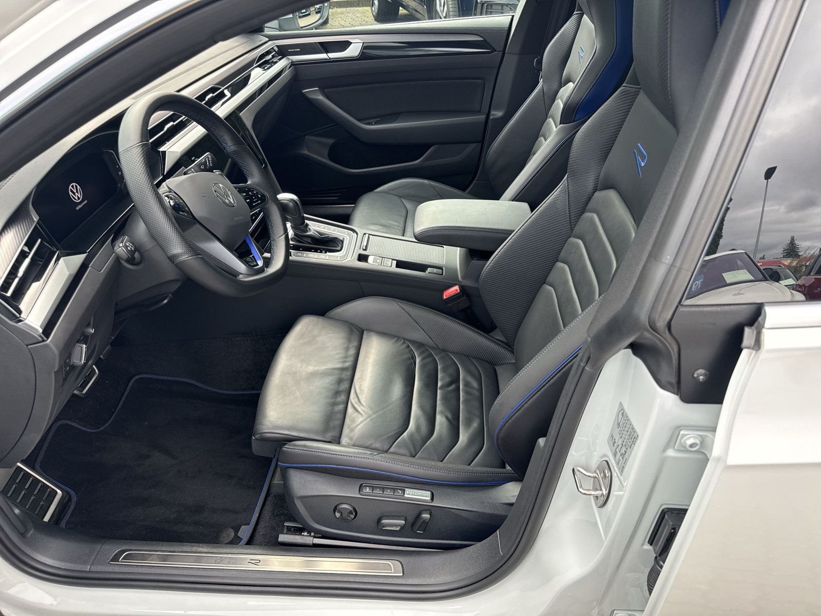 Arteon SB R TSi DSG PANO Leder Navi