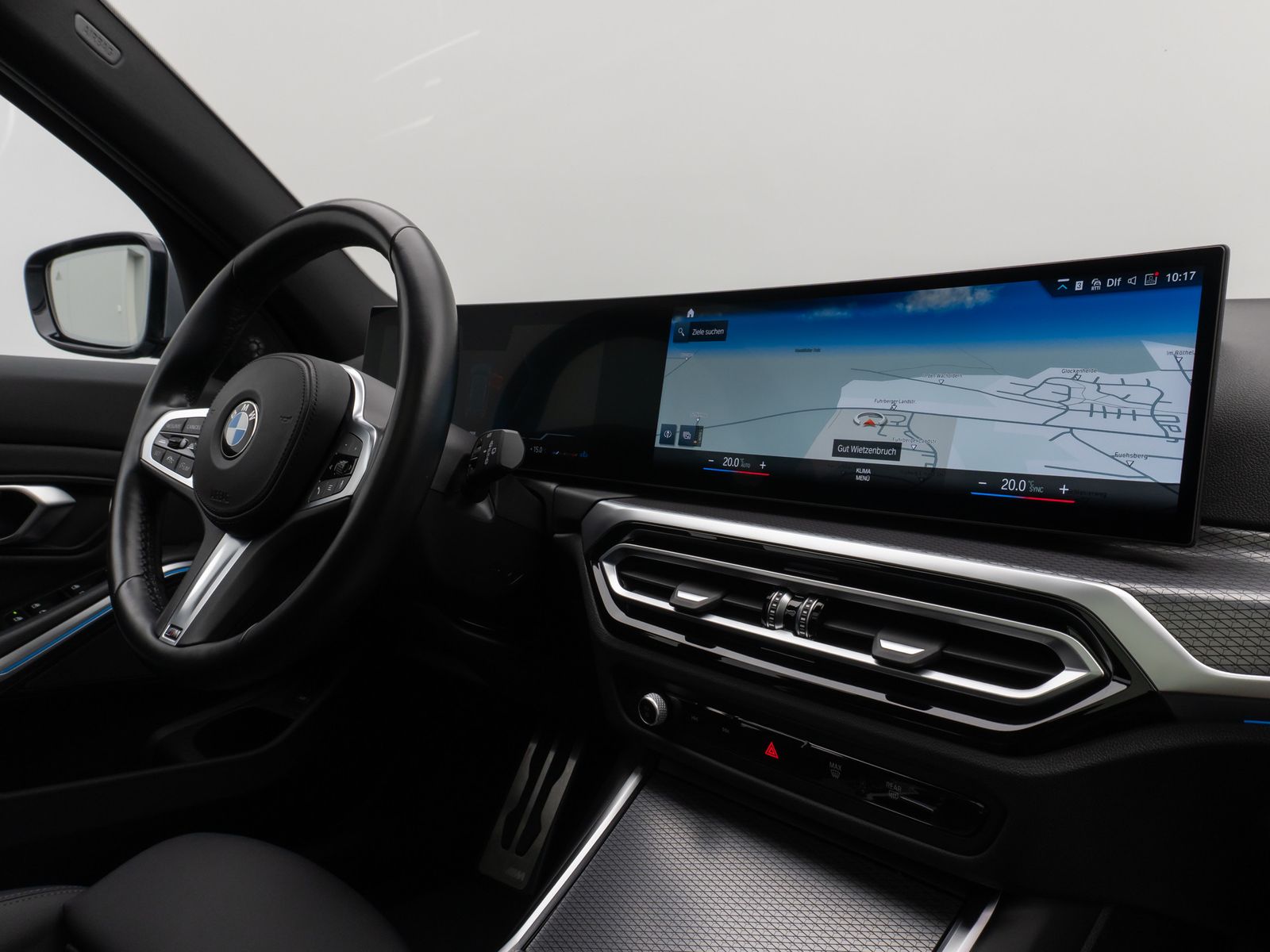 Fahrzeugabbildung BMW 330i  M Sport Panorama 360° HUD DAB H/K 19Zoll