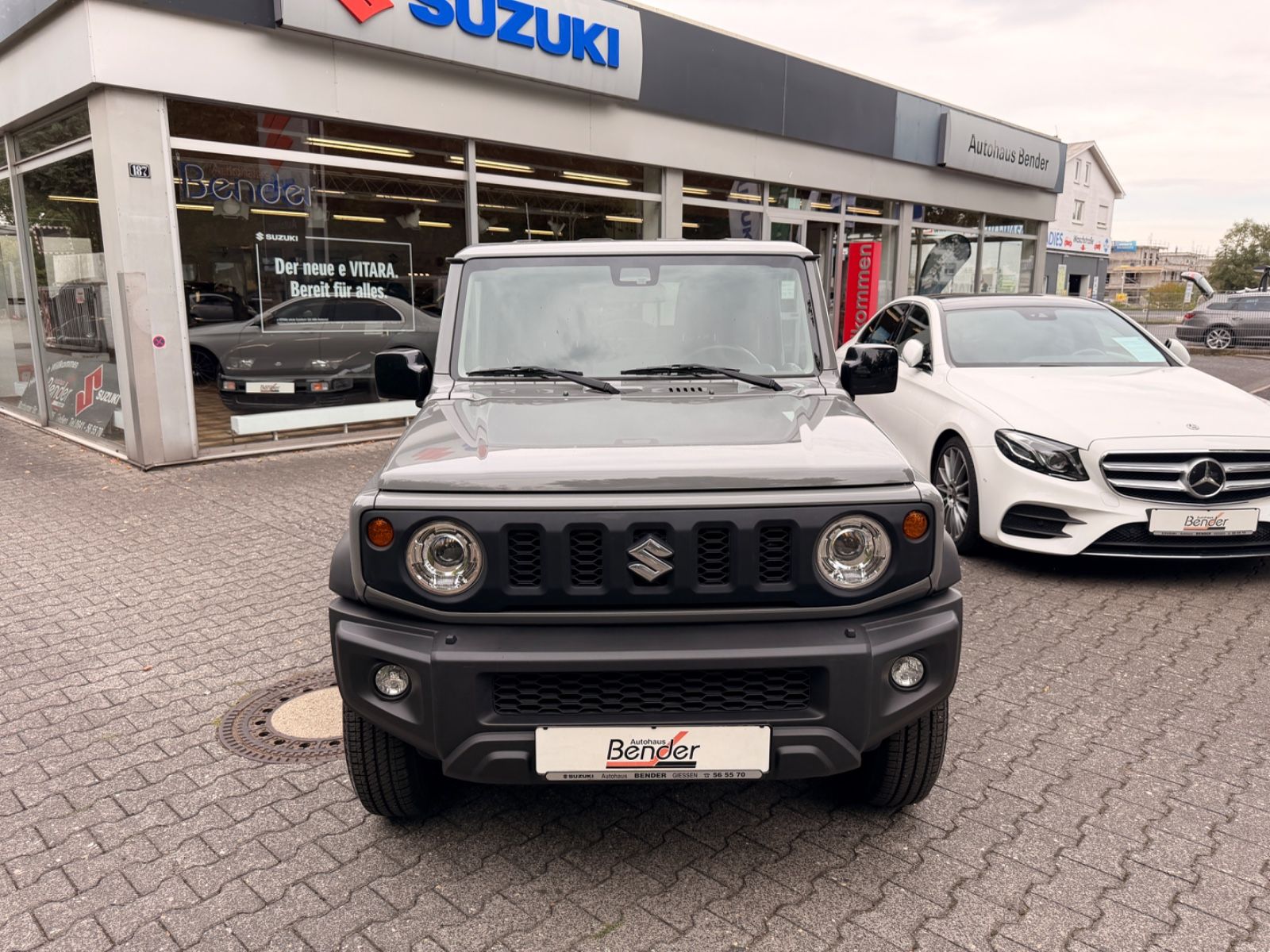 Suzuki Jimny Comfort+ AllGrip 1. HAND NAVI 4-SITZER AHK imagem 2