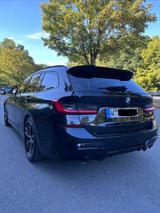 BMW 320d Touring M Sport| Head-Up| H&K | Laser | - BMW 320 in Solingen