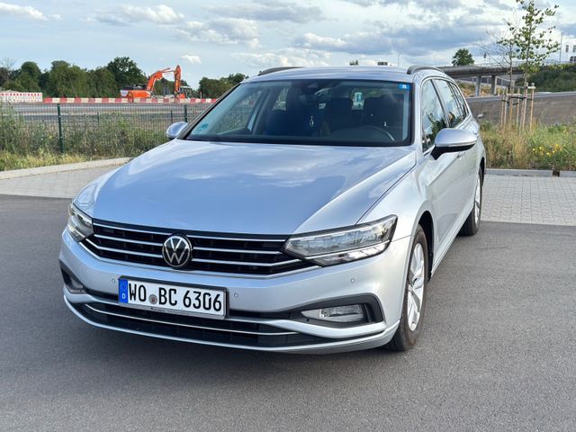 VW Passat Variant 2.0 TDI SCR DSG Business Vari...