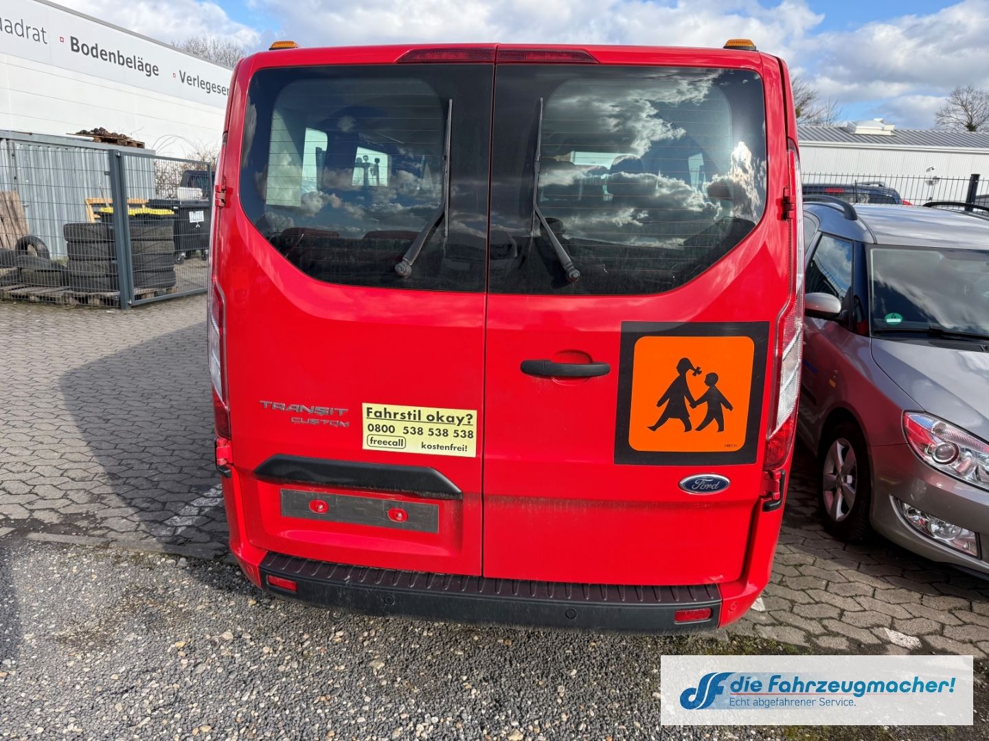 Fahrzeugabbildung Ford Transit Kombi 320 L1 *9202 *Unfallschaden*