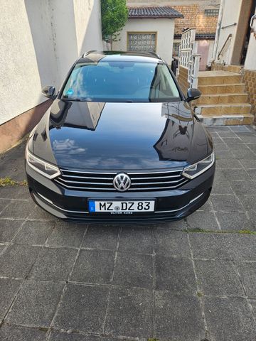 VW Passat Variant