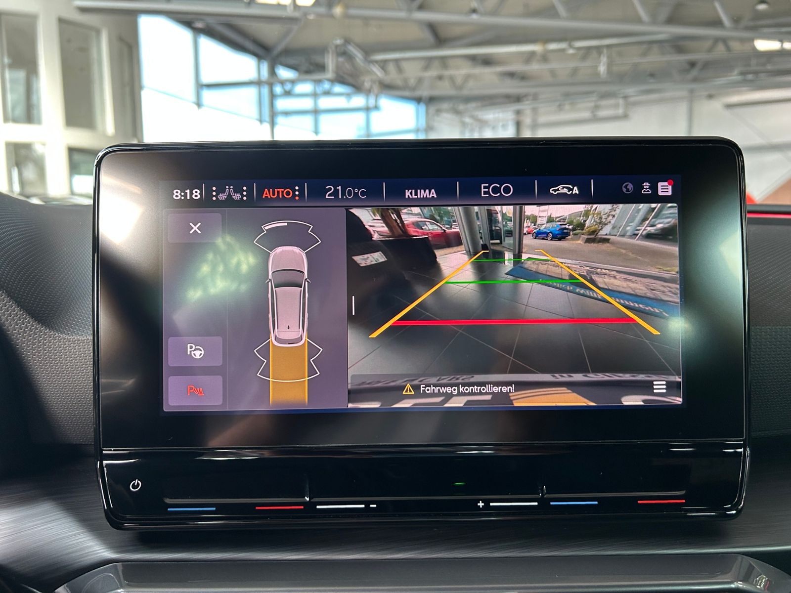 Fahrzeugabbildung CUPRA Leon Sportstourer VZ e-Hybrid NAV RFK SHZ 19"