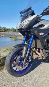 Yamaha MT-09 Tracer (RN29) silber mit allerhand Zubehör - Angebote