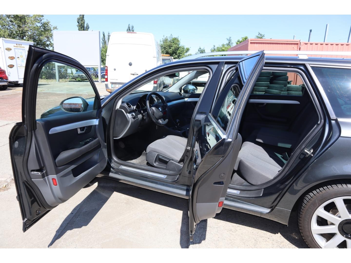 Seat Exeo 2012 — photo 15