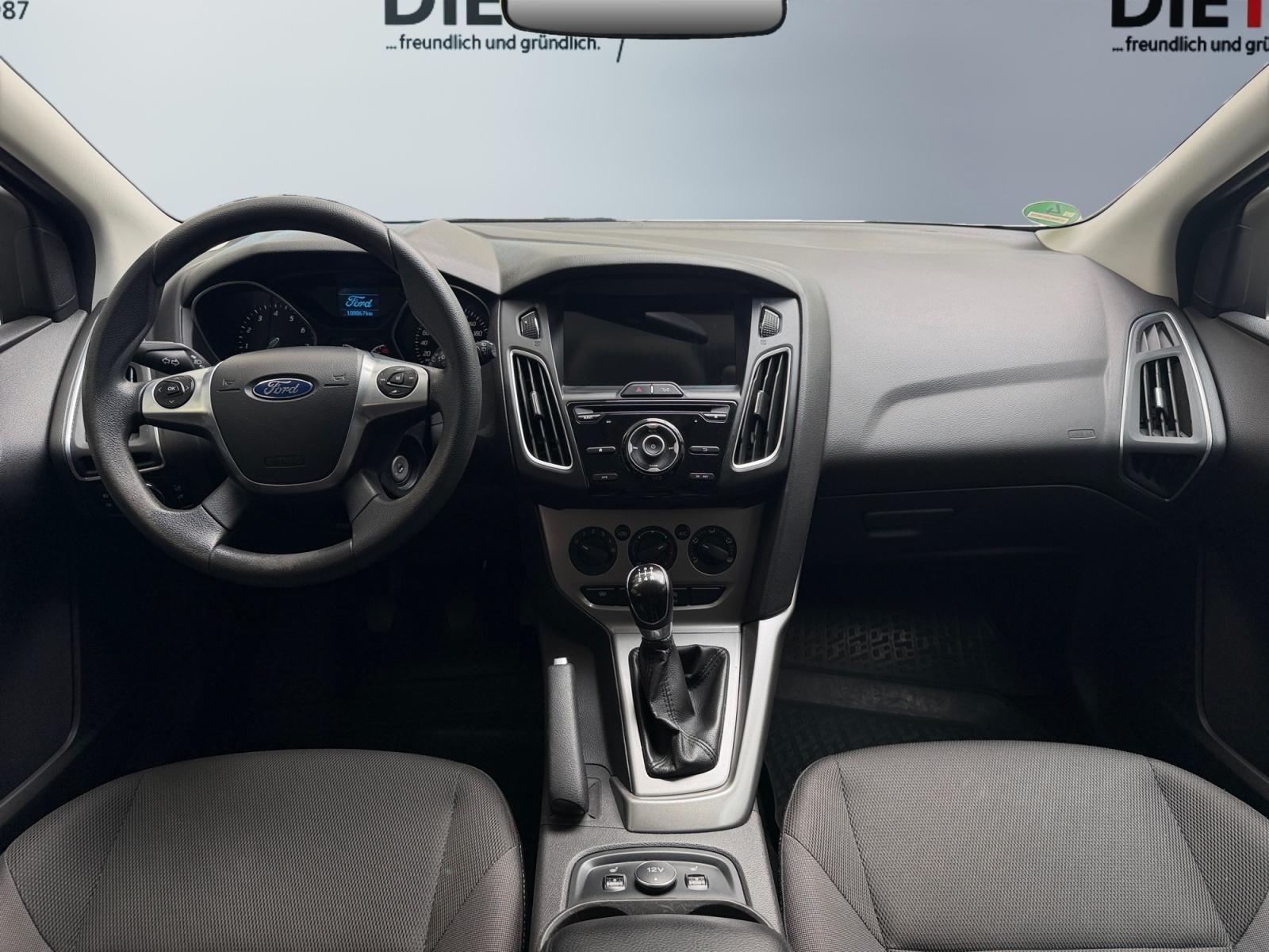 Ford Focus 2014 — photo 10