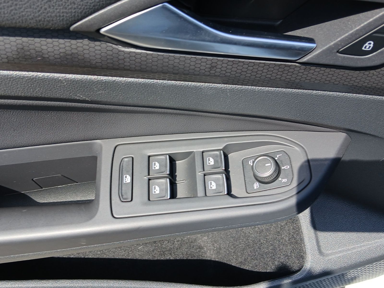 Fahrzeugabbildung Volkswagen Golf VIII GTI Clubsport Matrix Navi Leder Pano A
