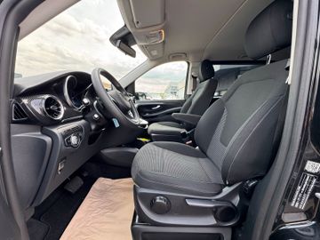 Mercedes V 220 - 10
