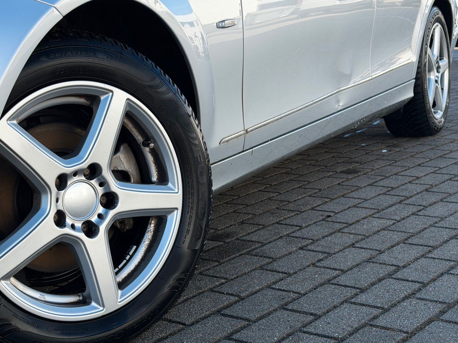 Fahrzeugabbildung Mercedes-Benz C180 CGI AVANTGARDE *Klima*Sitzhzg*AHK*PDC*USB*