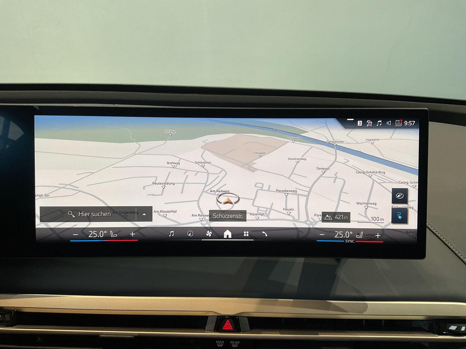 Fahrzeugabbildung BMW iX xDrive40 Sportpaket HK HiFi DAB Pano.Dach