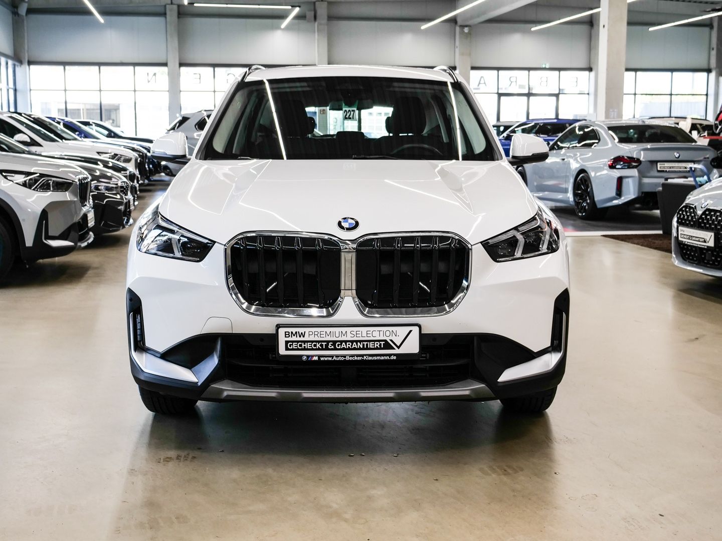 BMW X1 sDrive20i AUTOMATIK NAVI LED ALARM AHKel.PARK foto 3