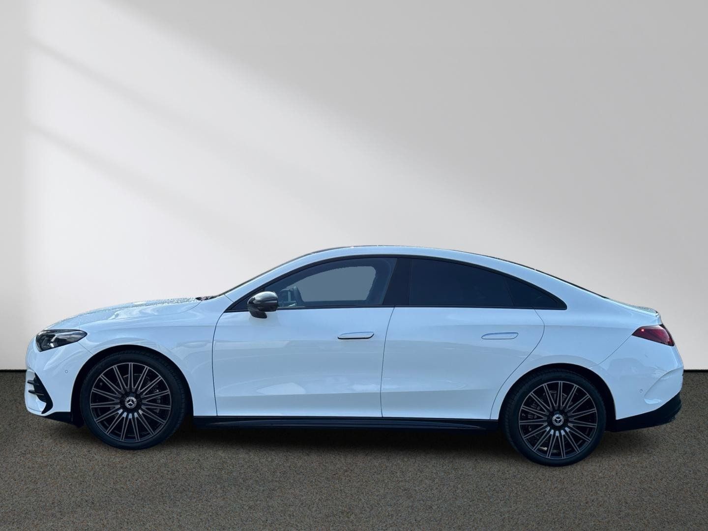 Mercedes-Benz CLA 250+ AMG Plus Premium Night Superscreen 19" imagem 3