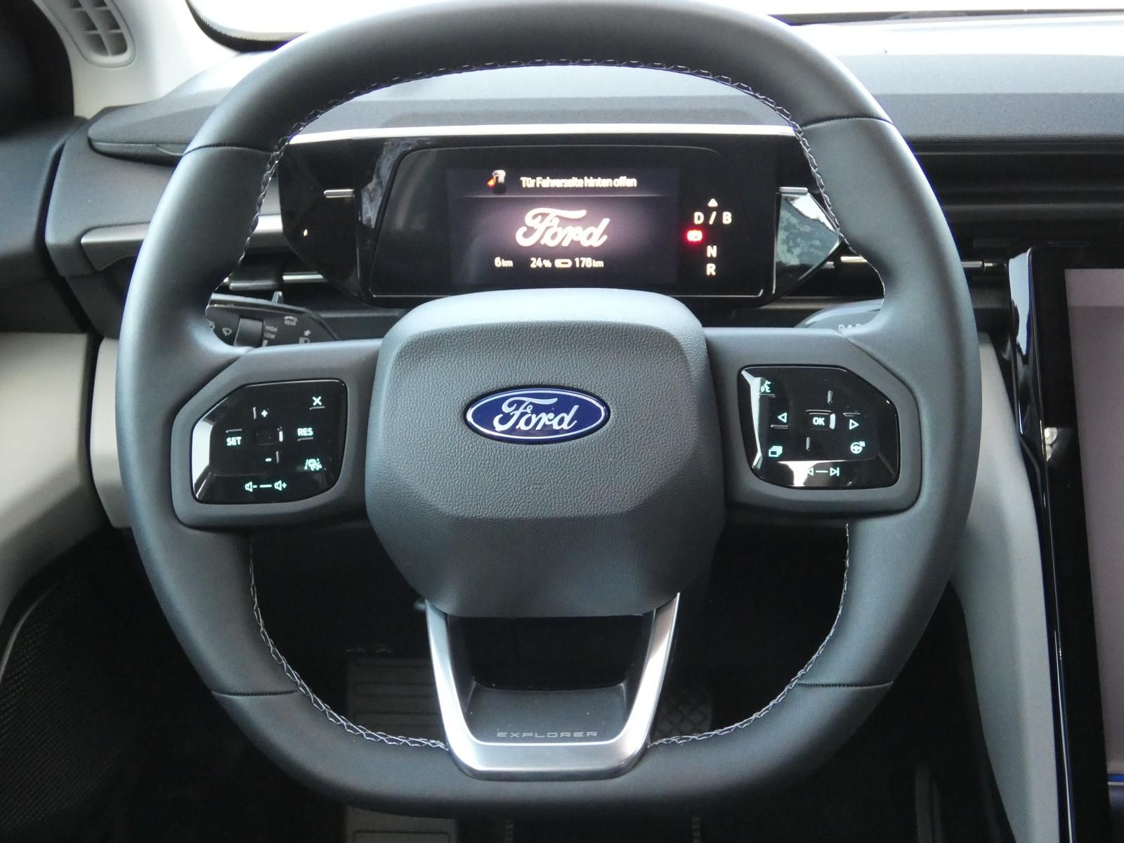 Ford Explorer - Bild 18