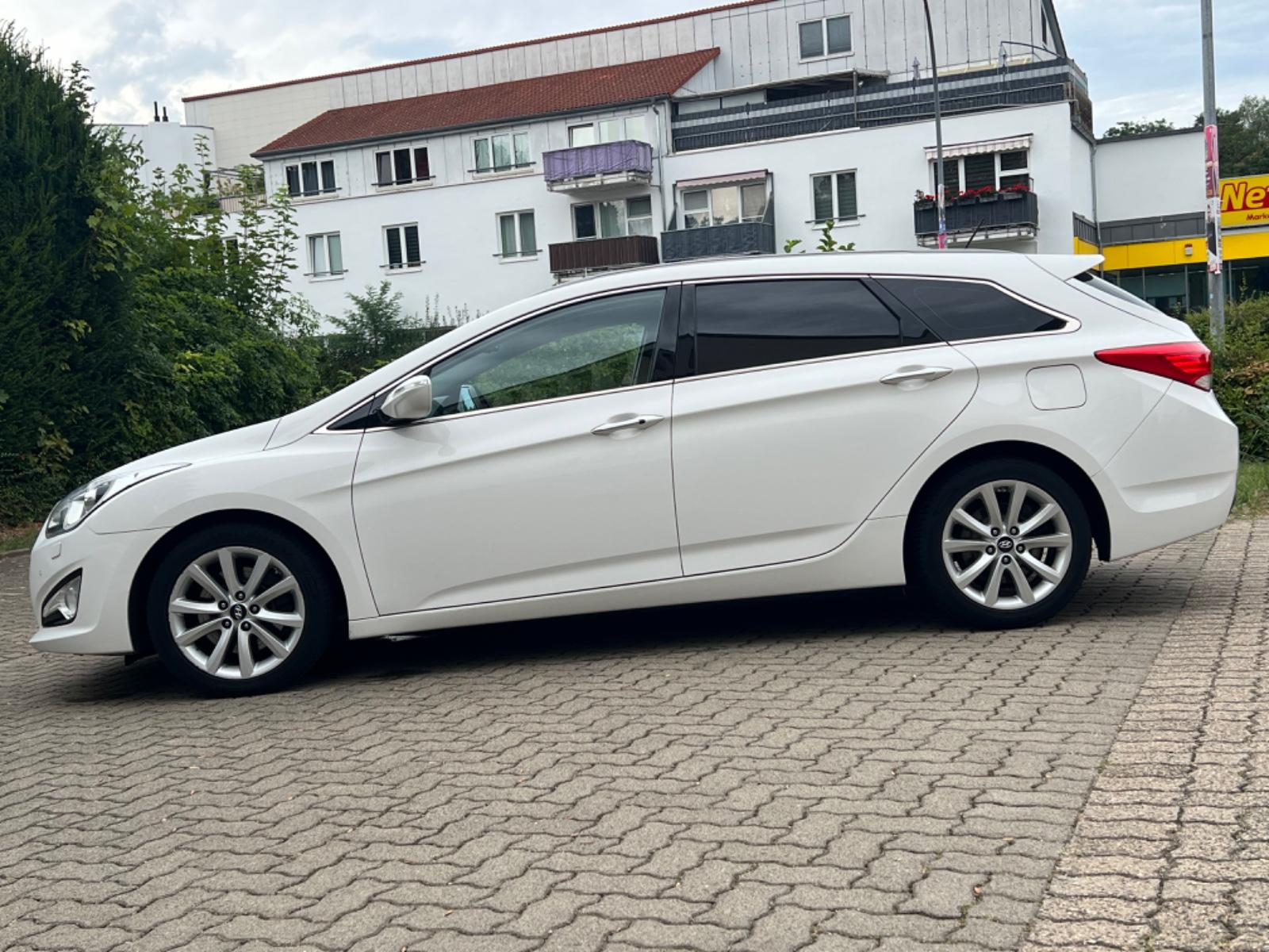 Hyundai i40 2012 — photo 7