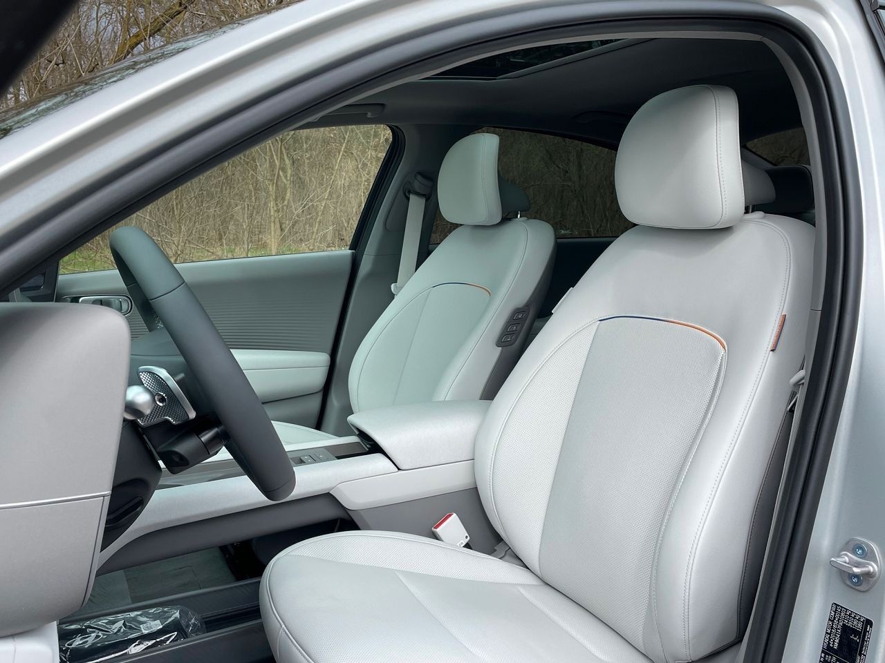 Fahrzeugabbildung Hyundai IONIQ 6 168kW Dynamiq*ACC*GSD*MatrixLED*MIETKAUF