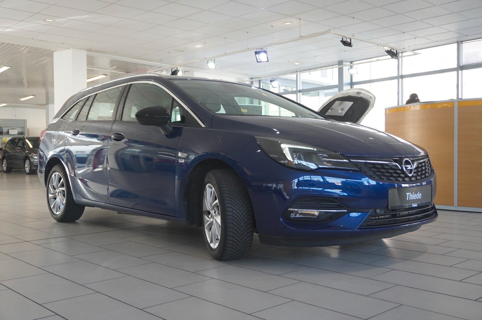 Fahrzeugabbildung Opel Astra K ST 1.2T ELEGANCE NAVI/LED/KAMERA/SHZ/DAB