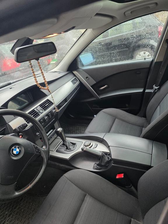 BMW 523