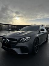 Mercedes-Benz E 63 AMG E 63 4MATIC+ T Autom. Standard