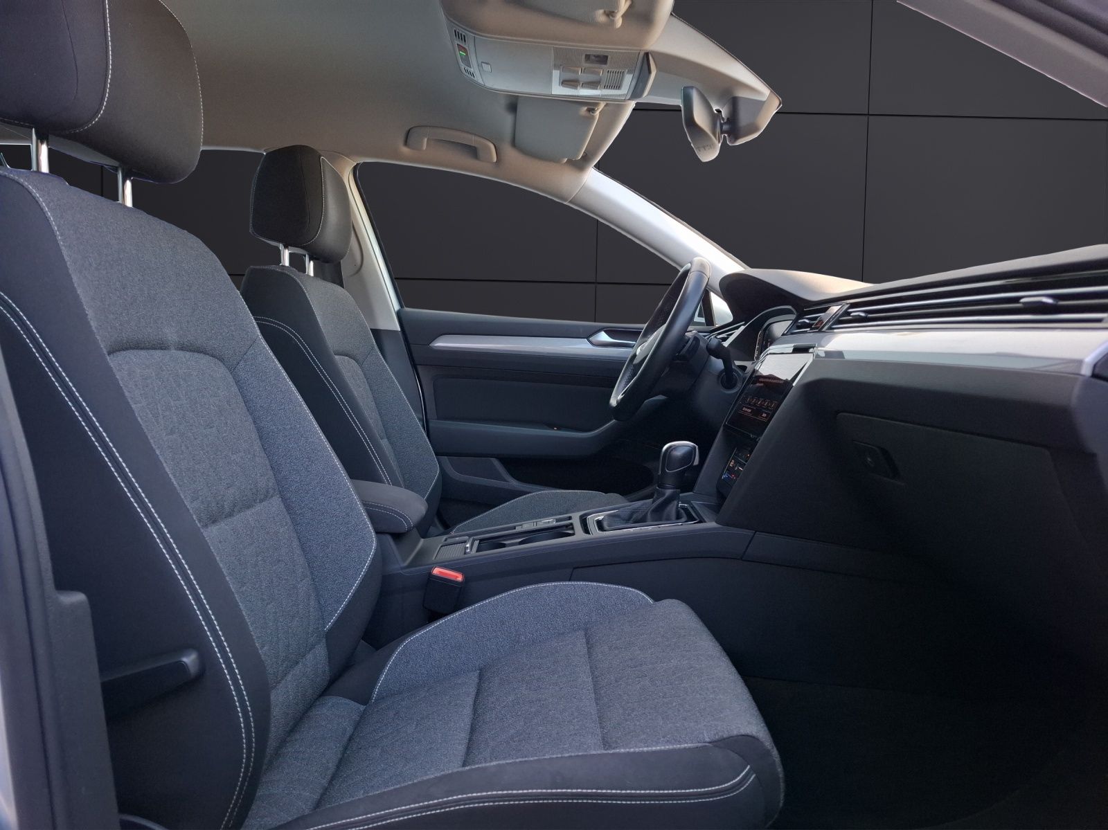 Fahrzeugabbildung Volkswagen Passat Variant TDI Business DSG Matrix AHK Navi