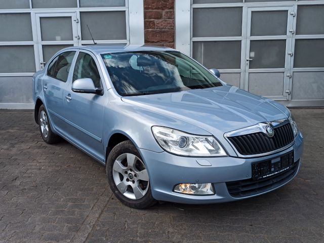 Skoda Octavia Lim. Elegance / 1.Hand / Xenon / AHK