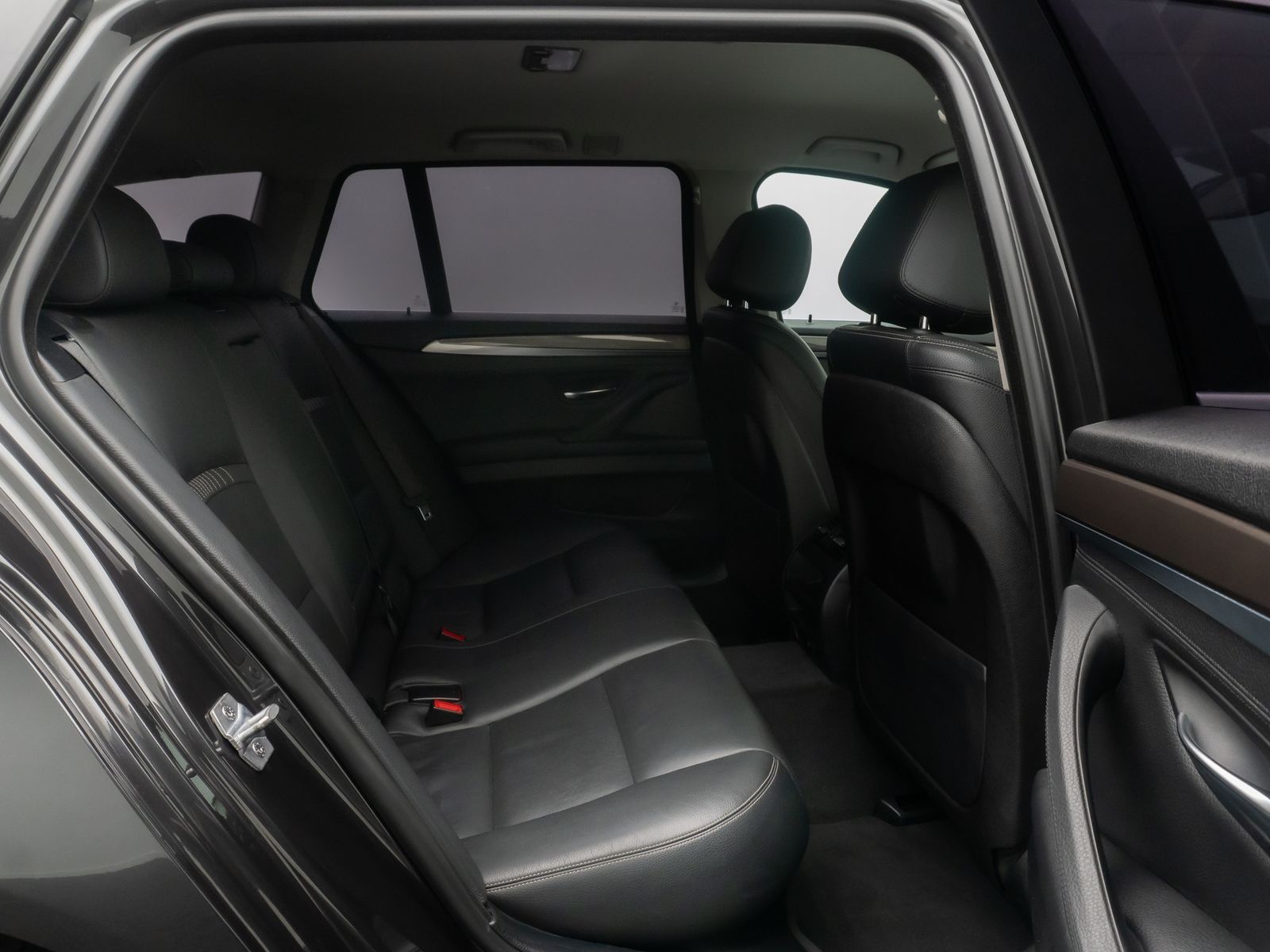 Fahrzeugabbildung BMW 530d xD Modern Line AHK HUD HiFi Leder Standheiz