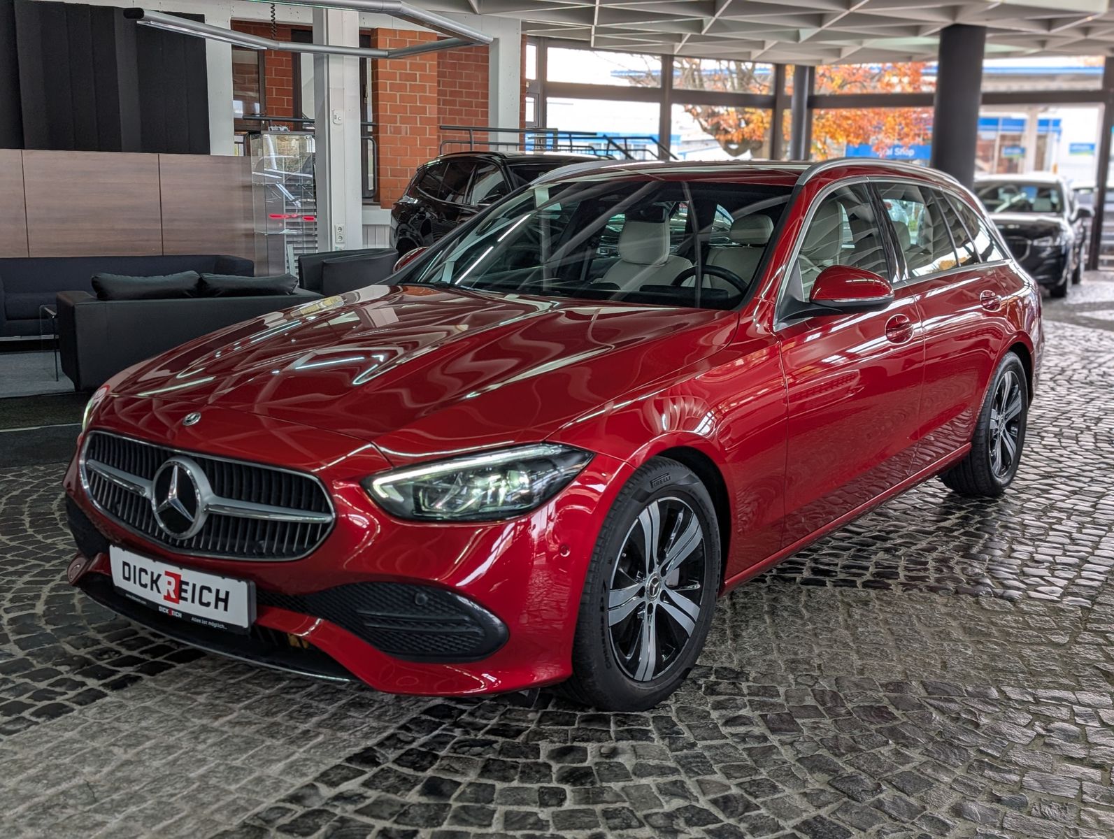 Fahrzeugabbildung Mercedes-Benz C 220 d T 2x Avantgarde LED AHK LEDER KAM 4x-SHZ