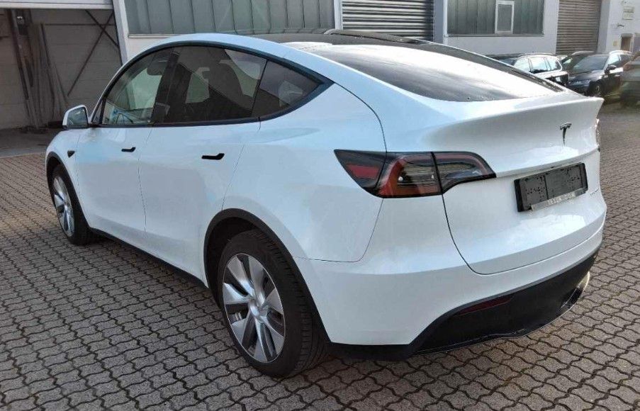 Tesla Model Y Basis RWD Berliner Mod Pano 4x SHZ foto 3